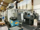 Industriemaschinen in einer gut organisierten Produktionsst&auml;tte Innenraum