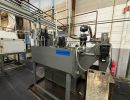 Industriehydrauliksystem in einer Fabrikumgebung mit Maschinen und Ger&auml;ten