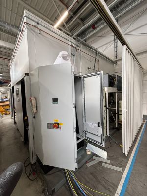 Fortschrittliche Industrieausr&uuml;stung in einer modernen Produktionsst&auml;tte
